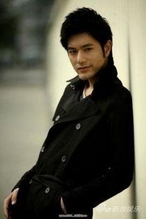 男星李蒙个人资料,影视界多面手，魅力男星的人生轨迹