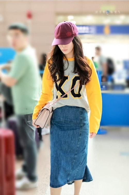 杨幂日常穿搭图片,时尚女神的简约魅力